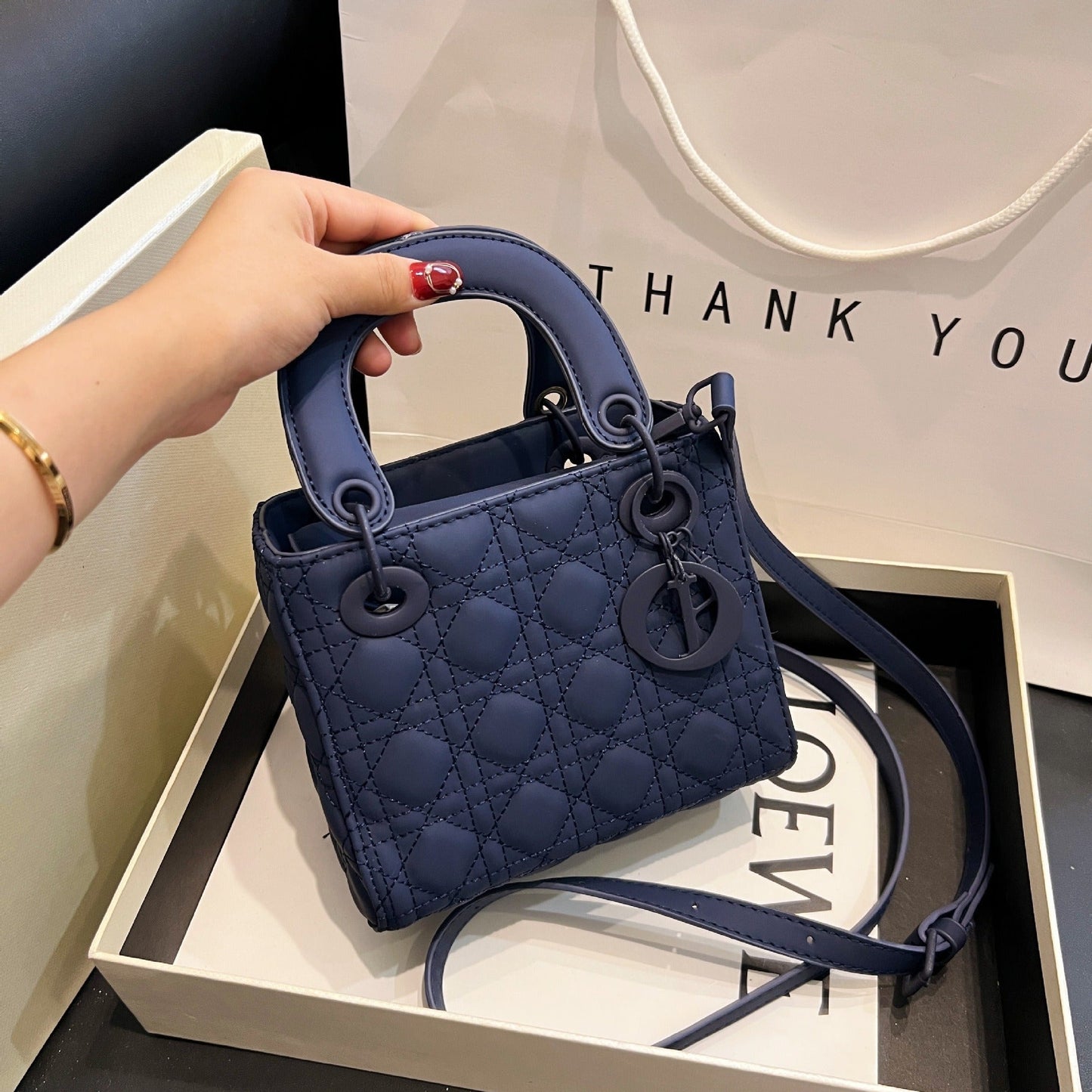 HIGH-END FASHION HANDBAG