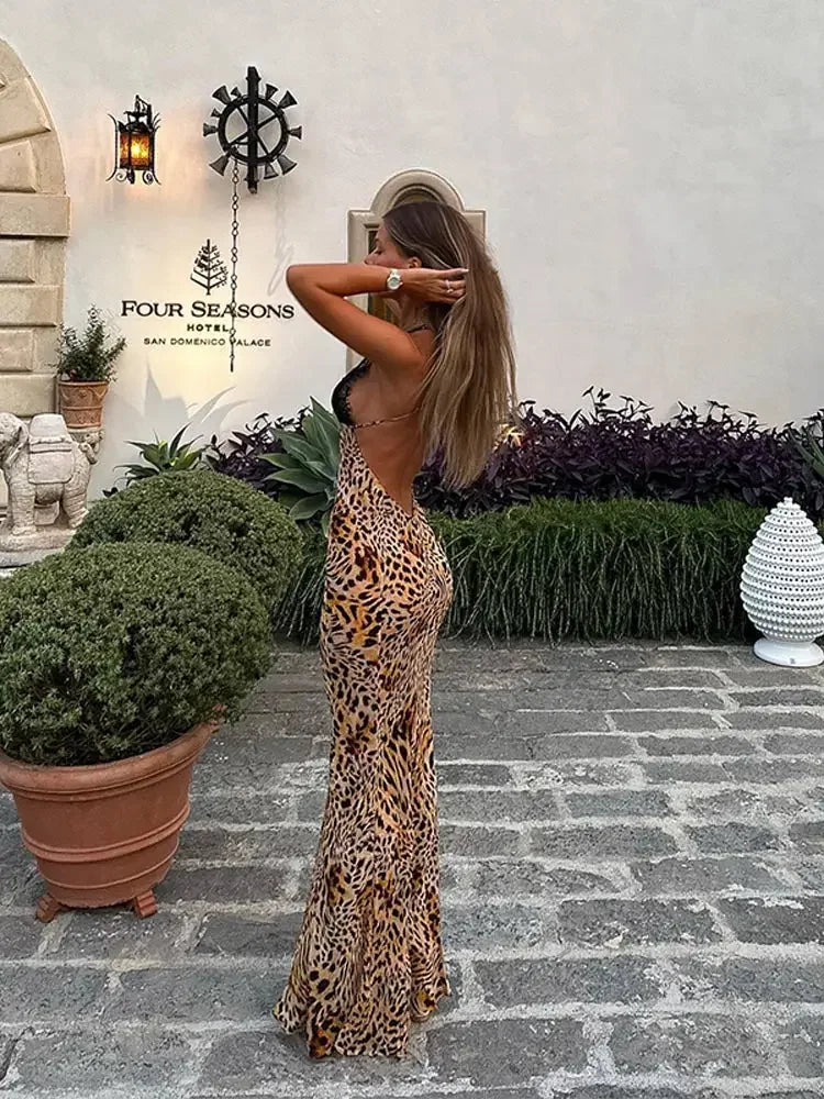 LILA | ELEGANT HALER LEOPARD DRESS