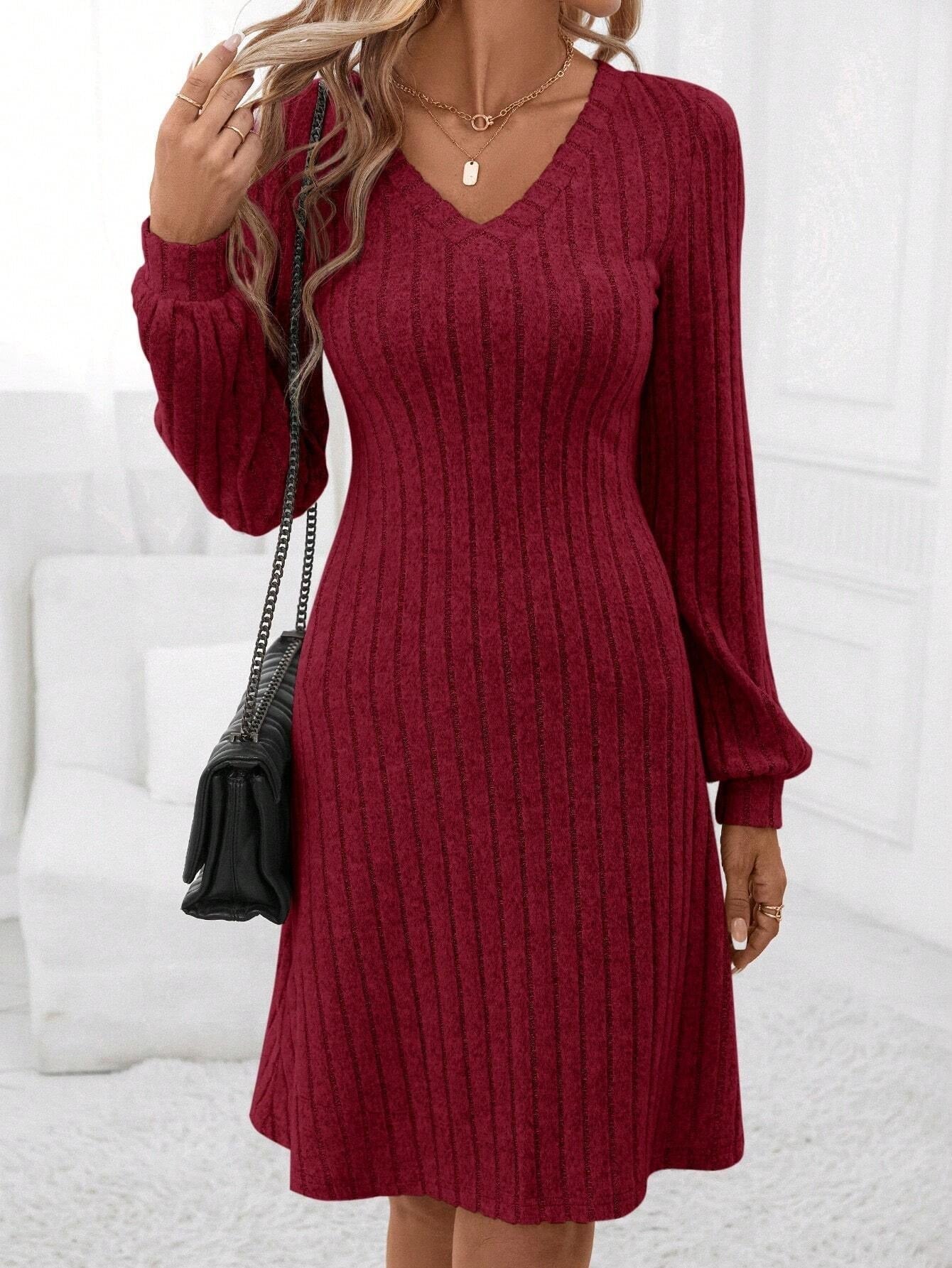 HAMLET | MEDIUM-FIT KNITTED DRESS