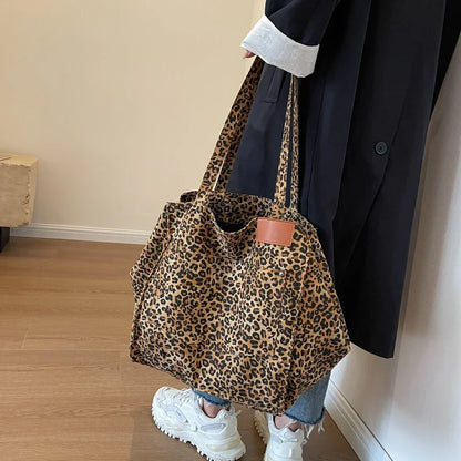 OVERSIZED LEOPARD BAG 